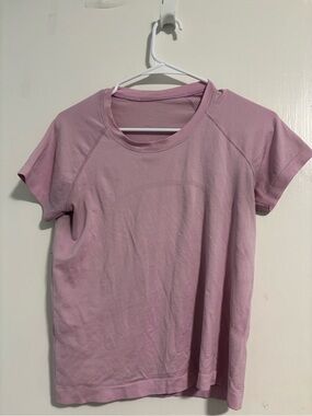 lululemon athletica Short Sleeve Tee - Light Mauve